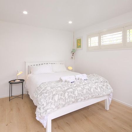 Seymour Sleeps Hotel Nelson Bagian luar foto