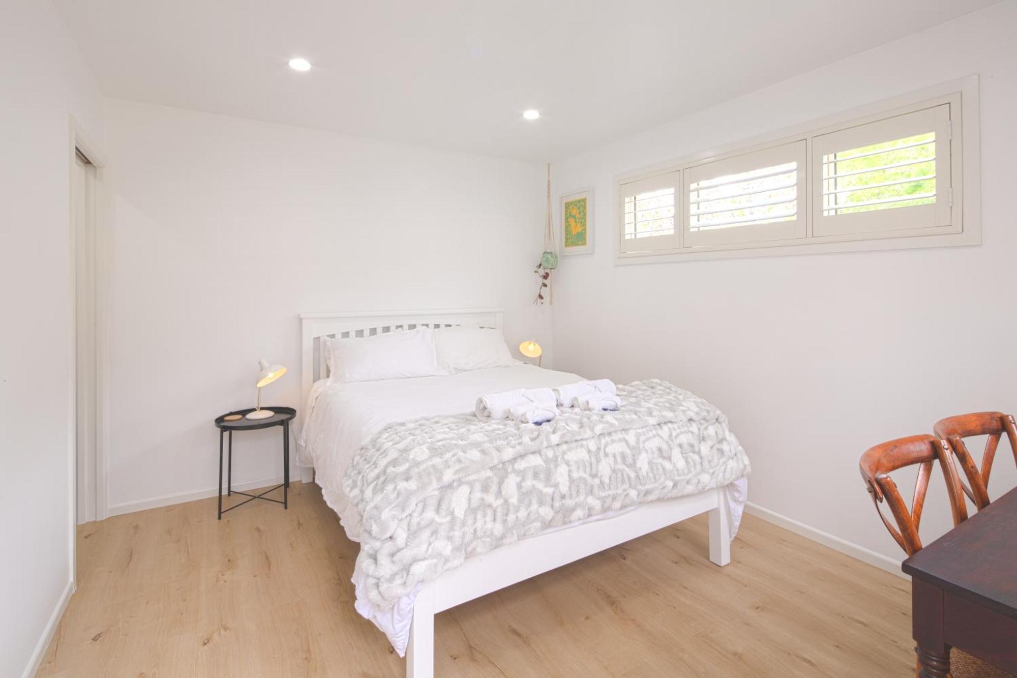 Seymour Sleeps Hotel Nelson Bagian luar foto